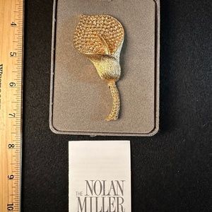 NOLAN MILLER CALLY LILY PIN Gold Tone Crystals with Box